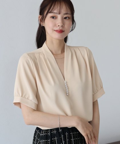 【SALE】パールラインVネックブラウス【ネコポス】 【SALE】パールラインVネックブラウス【ネコポス】