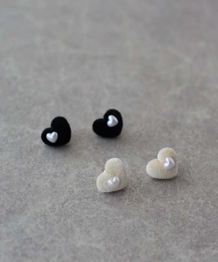 ベロアハートピアス【ネコポス】