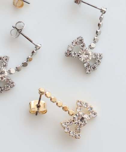 ビジューリボンペタルピアス【ネコポス】 ビジューリボンペタルピアス【ネコポス】