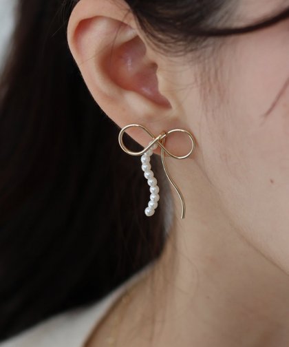 アシメパールリボンピアス【ネコポス】 アシメパールリボンピアス【ネコポス】