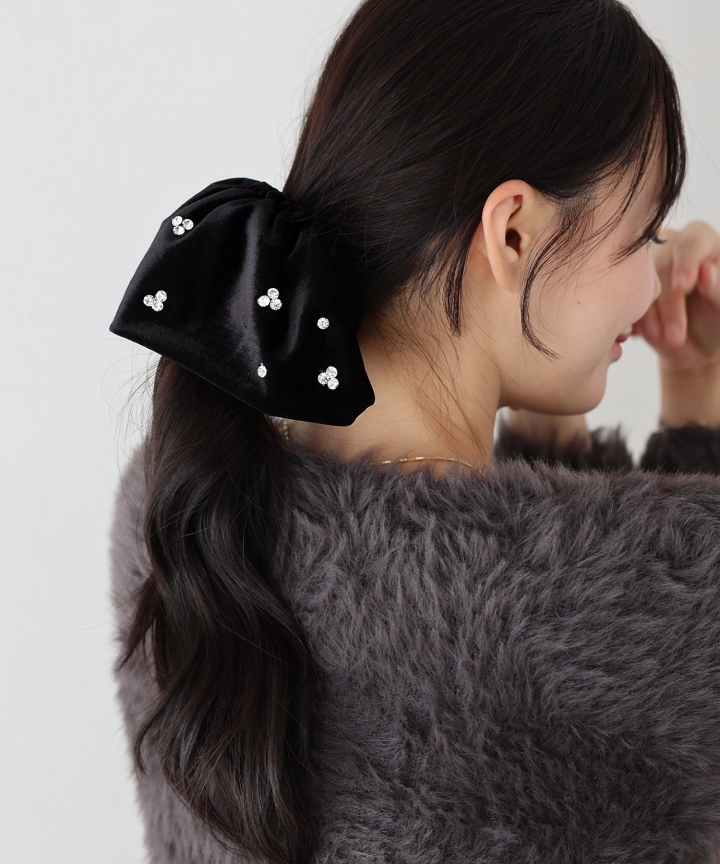 ビジューフリルベロアシュシュ