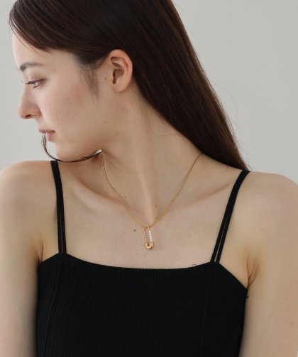 パール＆セーフティピンネックレス / サージカルステンレス[ J by blue ]【ネコポス】