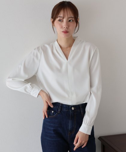 Vネックタックサテンブラウス【ネコポス】 Vネックタックサテンブラウス【ネコポス】