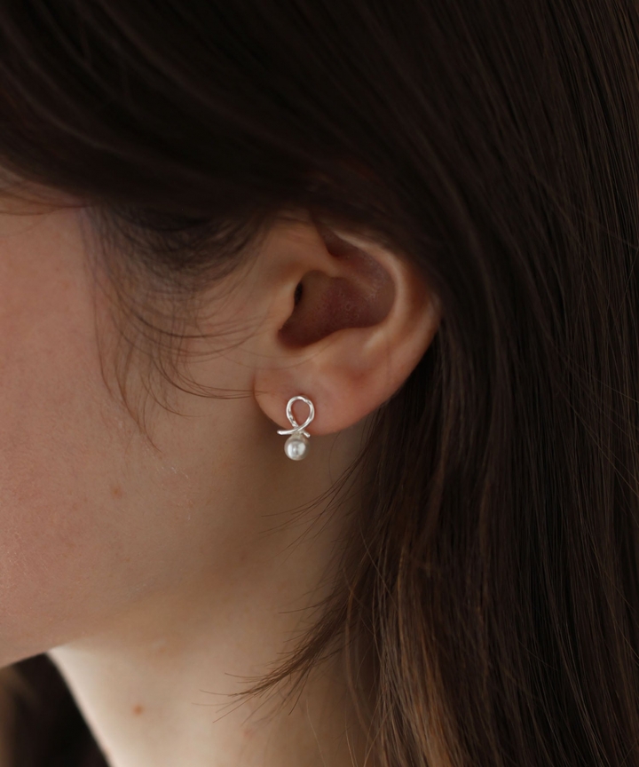 ラインパールピアス / silver925[ J by blue ]【ネコポス】