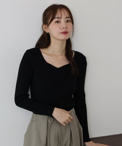 ハートネックリブニット