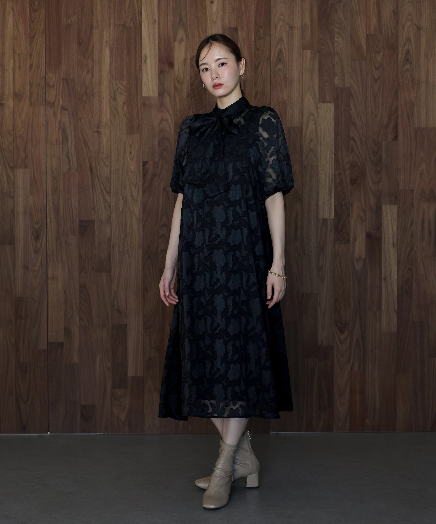 インナー付きバックリボンジャガードドレス