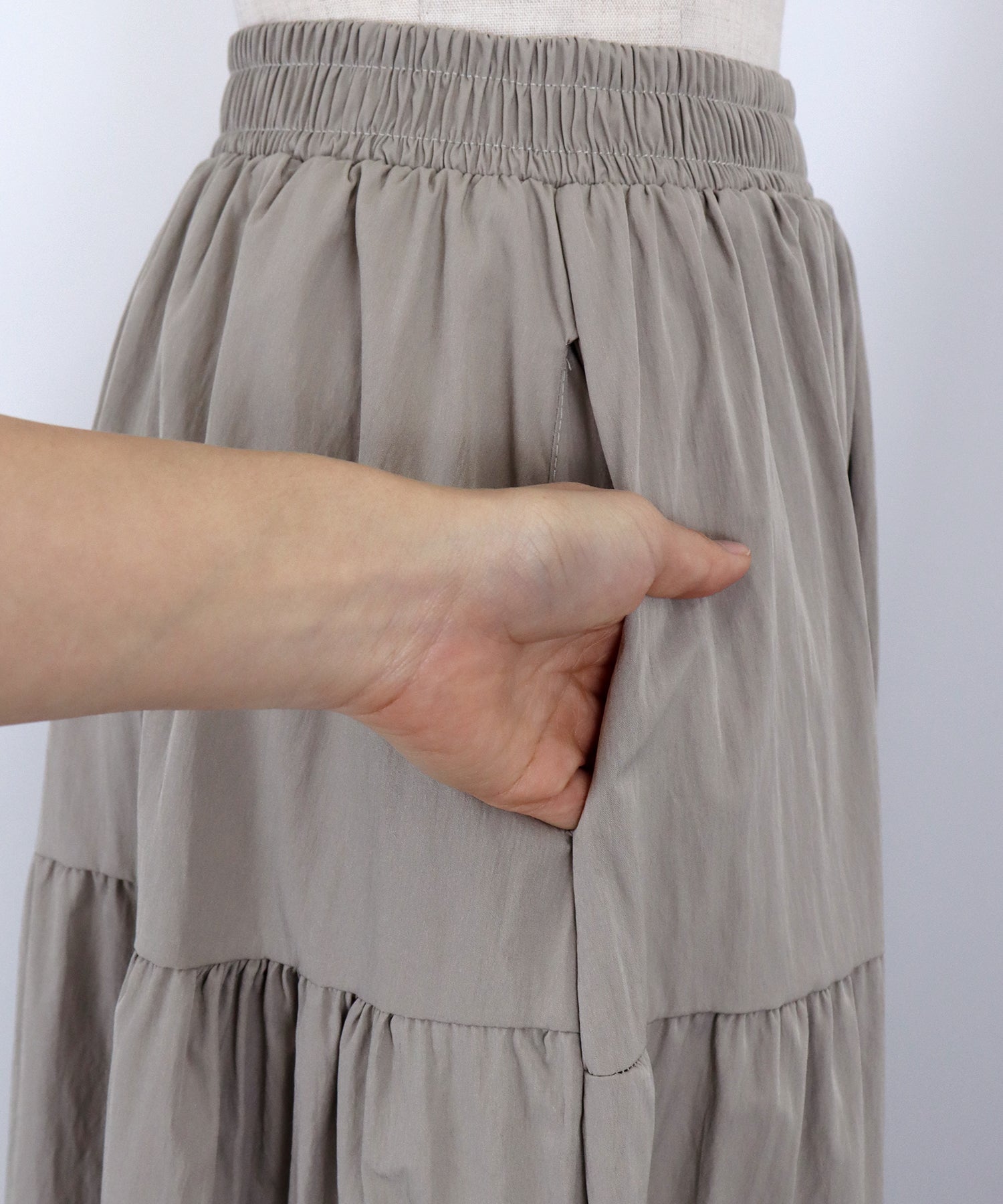 【SALE】ナイロンティアードスカート