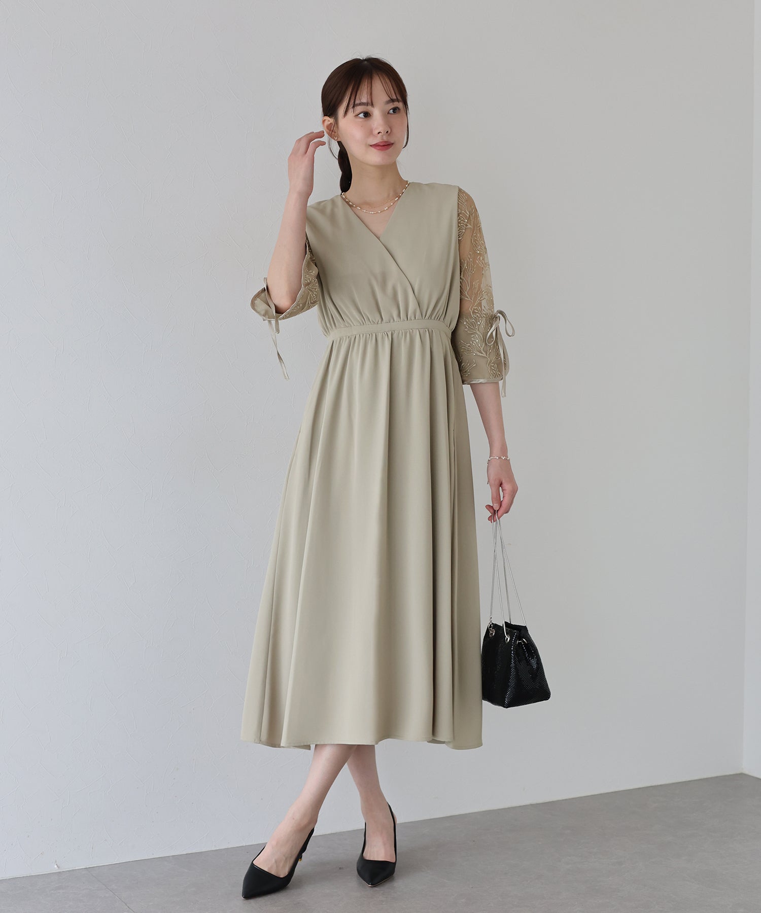 【SALE】フラワー刺繍カシュクールドレス