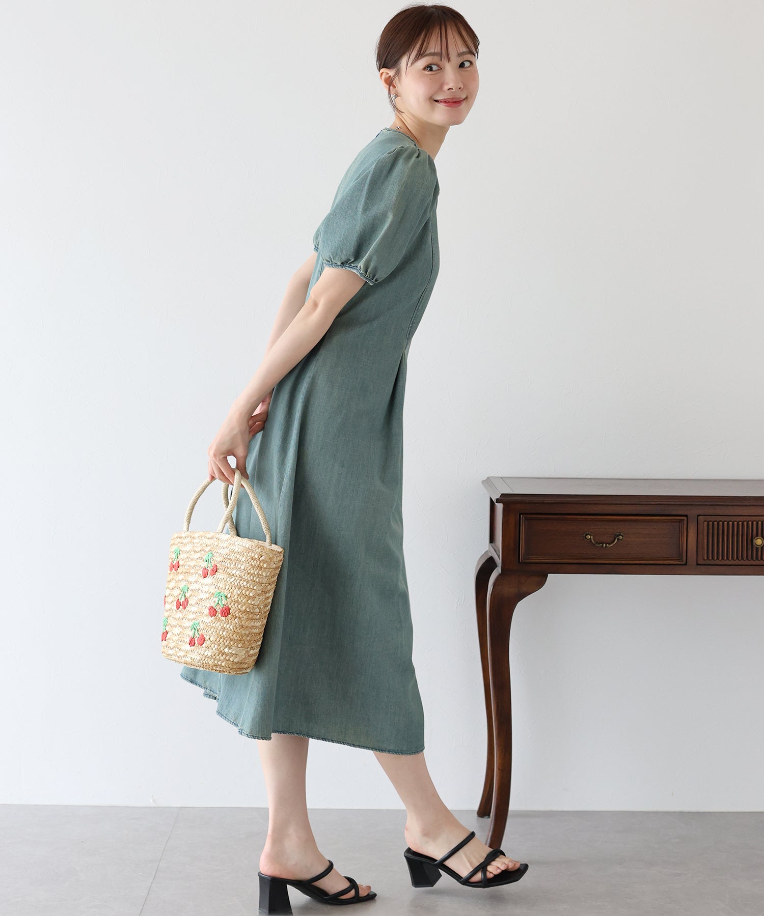 パフスリーブデニムワンピース