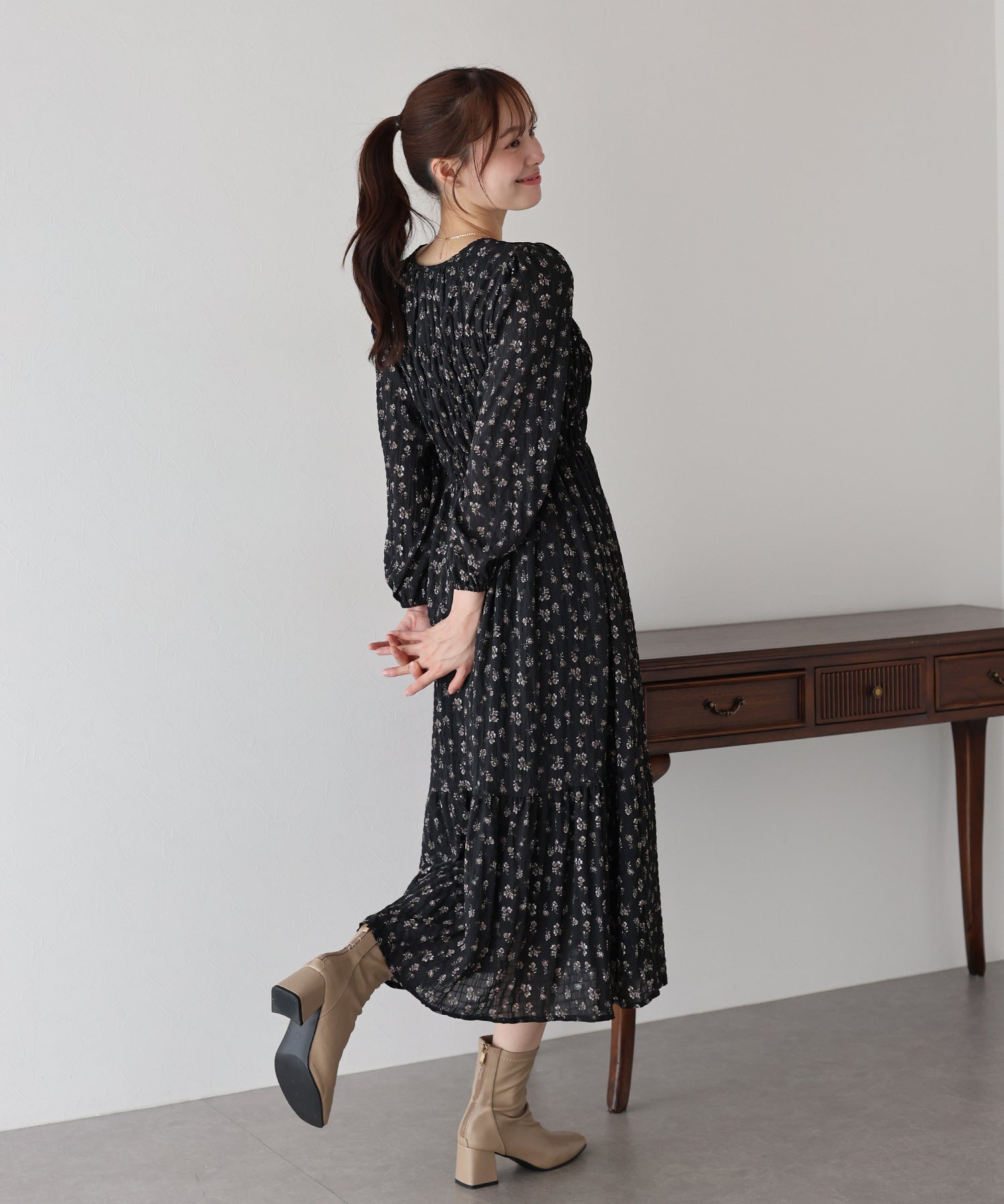 【TIME SALE】花柄シャーリングワンピース