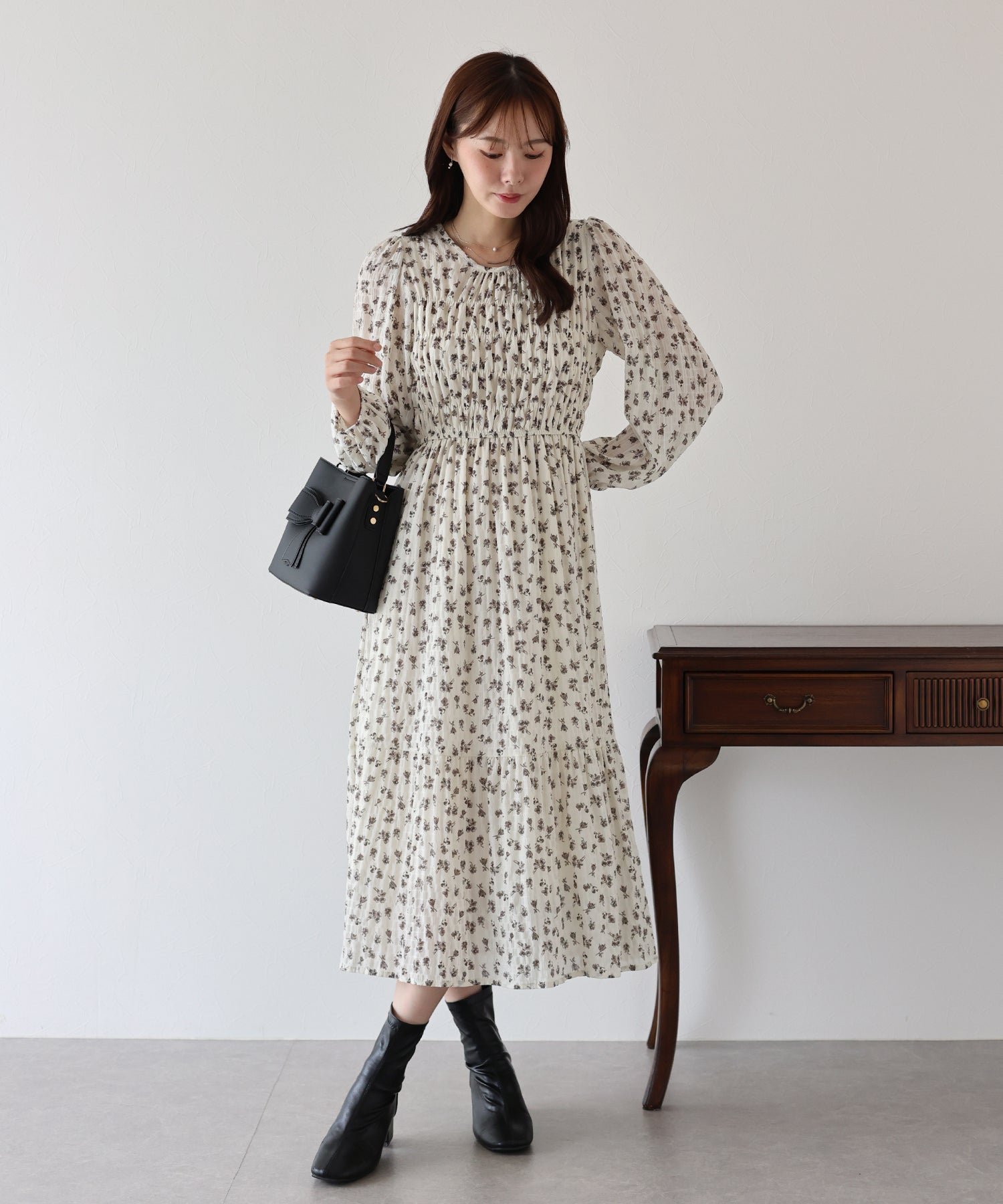 【TIME SALE】花柄シャーリングワンピース