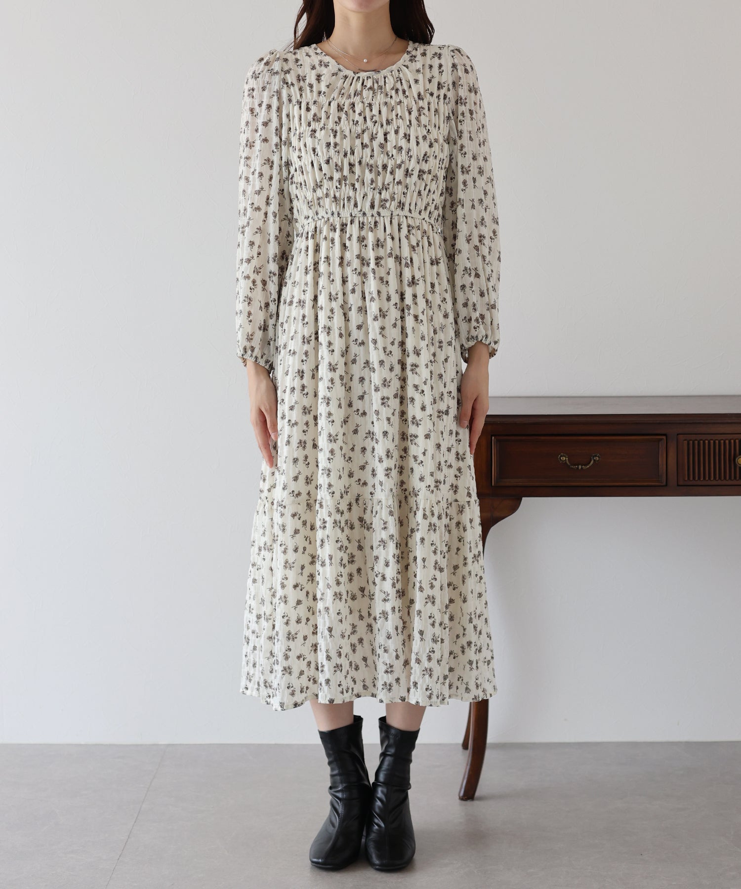 【TIME SALE】花柄シャーリングワンピース