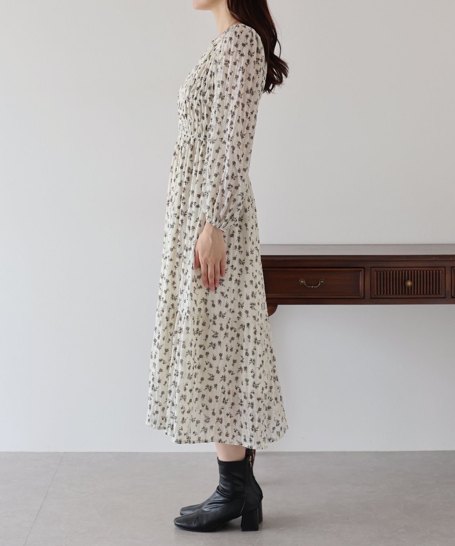 【TIME SALE】花柄シャーリングワンピース