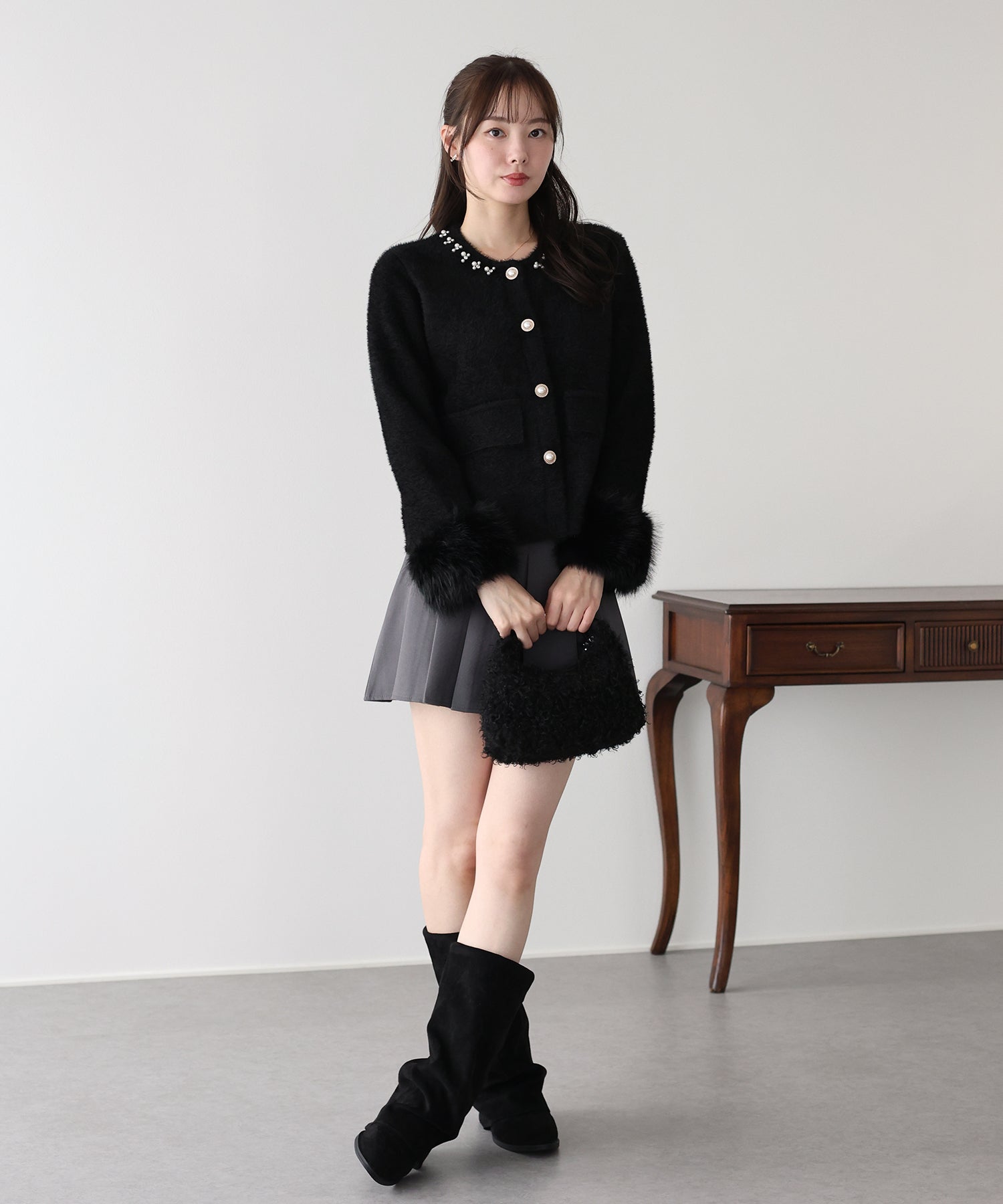 袖ファーパールビジュージャケット